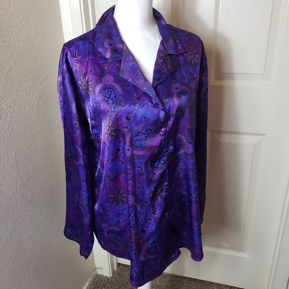 Beautiful purple silky pajamas - Picture 1 of 4